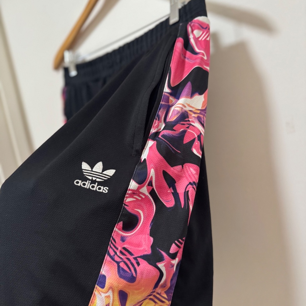 Adidas Originals Men's "Pool Party" Graphic Swim Shorts size L - Picture 3 of 6